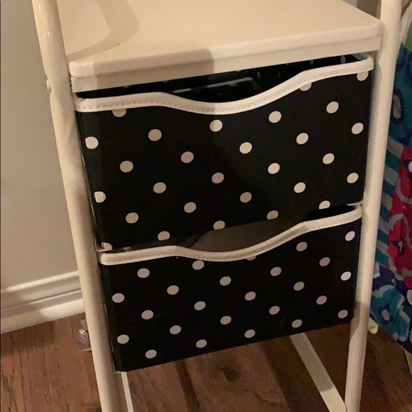 Storage bins - Picture 1 of 4